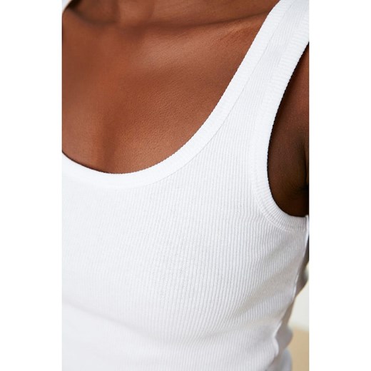 Bluzka damska Trendyol casualowa biała z elastanu 