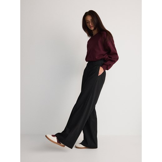 Reserved - Luźne spodnie z kantem - ciemnoszary ze sklepu Reserved w kategorii Spodnie damskie - zdjęcie 175957112