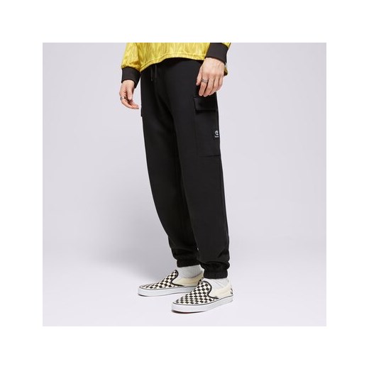 TIMBERLAND SPODNIE WOVEN BADGE CARGO SWEATPANT ze sklepu Sizeer w kategorii Spodnie męskie - zdjęcie 175974663