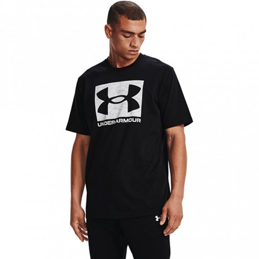 Męska koszulka treningowa UNDER ARMOUR ABC CAMO BOXED LOGO SS - czarna ze sklepu Sportstylestory.com w kategorii T-shirty męskie - zdjęcie 176025110