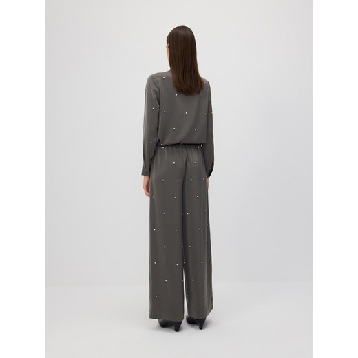 Reserved - Luźne spodnie z aplikacjami - ciemnoszary Reserved M Reserved