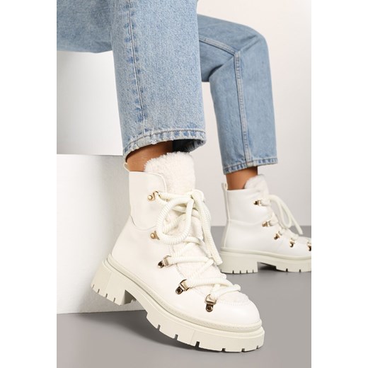 Białe Botki Traperki z Ozdobnym Sznurowaniem i Kożuszkiem Godhilde ze sklepu born2be.pl w kategorii Workery damskie - zdjęcie 176042772