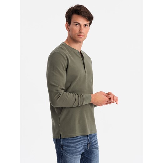 Zapinany pod szyją męski longsleeve z dzianiny waflowej – oliwkowy V1 OM-LSCL-0120 ze sklepu ombre w kategorii T-shirty męskie - zdjęcie 176072490
