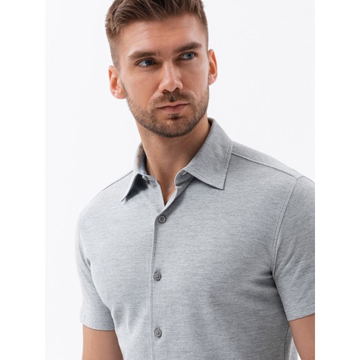 Dzianinowa męska koszula slim fit z krótkim rękawem i kołnierzykiem – szara V5 OM-SHSS-0100 ze sklepu ombre w kategorii Koszule męskie - zdjęcie 176081101