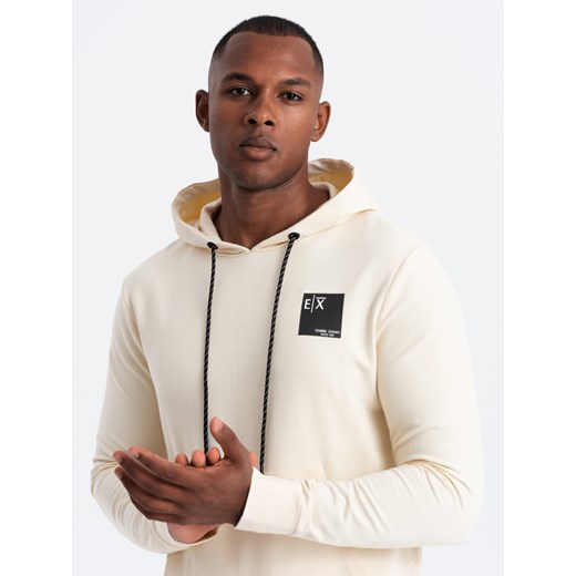 Bluza męska kangurka z kapturem i logotypem – kremowa V2 OM-SSNZ-0162 ze sklepu ombre w kategorii Bluzy męskie - zdjęcie 176228452