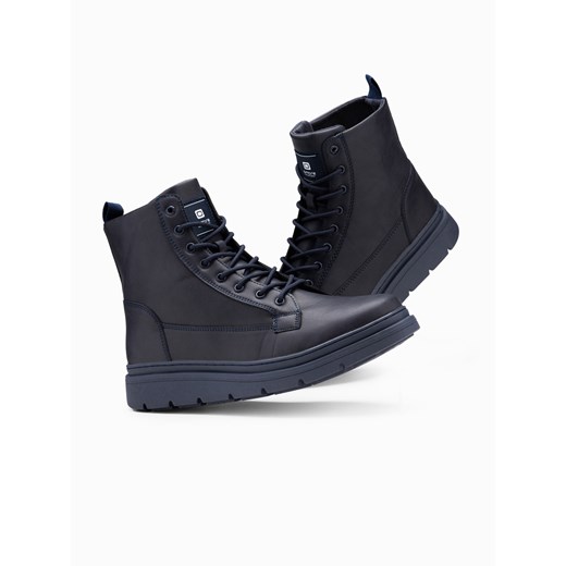 Jednokolorowe wysokie męskie buty z ozdobnymi przeszyciami – granatowe V4 OM-FOBO-0133 ze sklepu ombre w kategorii Buty zimowe męskie - zdjęcie 176265861