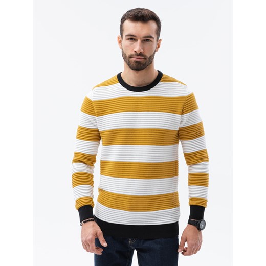 Sweter męski w paski - musztardowy V2 E189 ze sklepu ombre w kategorii Swetry męskie - zdjęcie 176276000