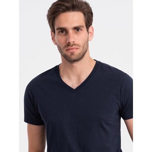 Klasyczna męska bawełniana koszulka z dekoltem w serek BASIC - granatowa V2 OM-TSBS-0145 ze sklepu ombre w kategorii T-shirty męskie - zdjęcie 176277630