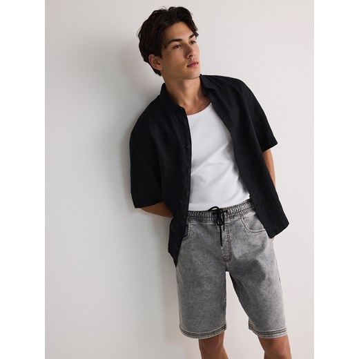 Reserved - Jeansowe szorty jogger - jasnoszary Reserved 30 promocja Reserved