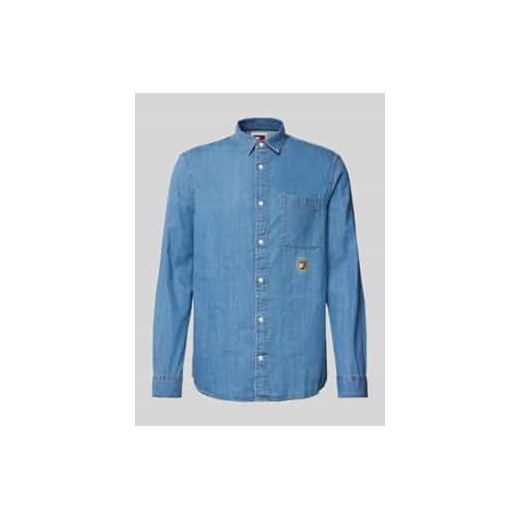 Koszula jeansowa o kroju regular fit z wyhaftowanym logo ze sklepu Peek&Cloppenburg  w kategorii Koszule męskie - zdjęcie 176288520