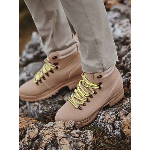 Zimowe buty męskie trekkingowe z kontrastowymi sznurówkami - piaskowe V1 OM-FOBO-0132 ze sklepu ombre w kategorii Buty zimowe męskie - zdjęcie 176291412