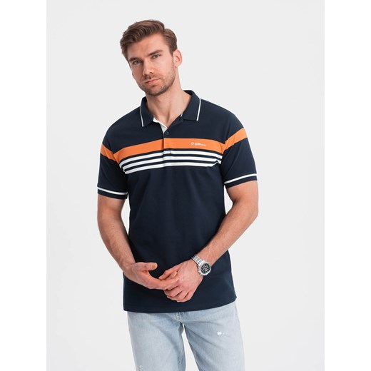 Dopasowana koszulka męska polo z dwukolorowymi pasami – granatowa V1 OM-POSS-0127 ze sklepu ombre w kategorii T-shirty męskie - zdjęcie 176299741