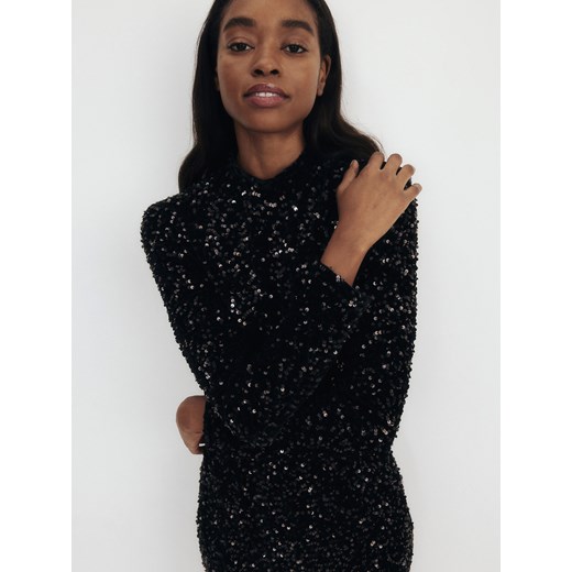 Reserved sukienka z długimi rękawami 