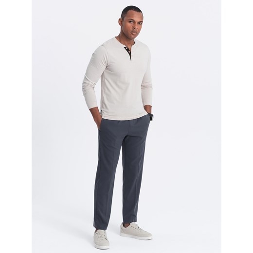 Męski longsleeve z guzikami przy dekolcie - jasnobeżowy V6 OM-LSCL-0107 ze sklepu ombre w kategorii T-shirty męskie - zdjęcie 176302391