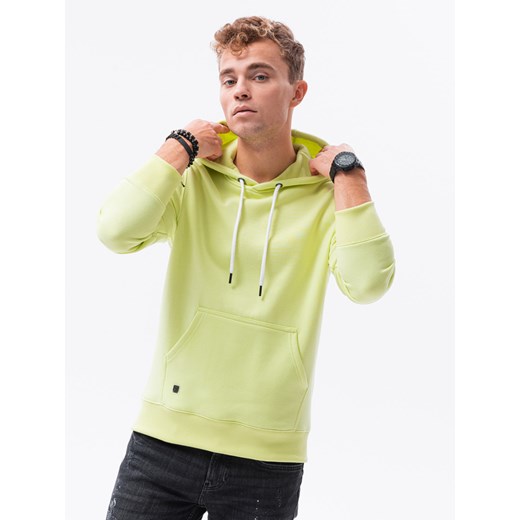 Bluza męska z kapturem BASIC - limonkowa V8 OM-SSBN-0120 ze sklepu ombre w kategorii Bluzy męskie - zdjęcie 176307041