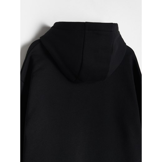 Czarna bluza chłopięca Reserved na jesień 