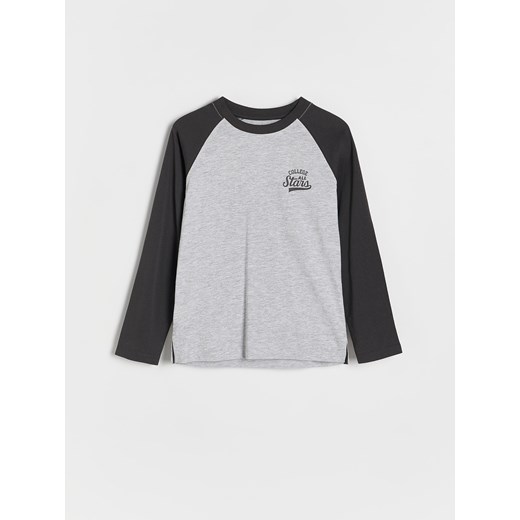 Reserved - Longsleeve z nadrukiem - jasnoszary ze sklepu Reserved w kategorii T-shirty chłopięce - zdjęcie 176367261