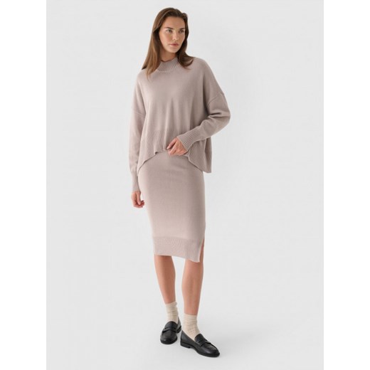 Damski sweter wełniany Outhorn OTHWAW24TSWEF128 - beżowy Outhorn M/L Sportstylestory.com