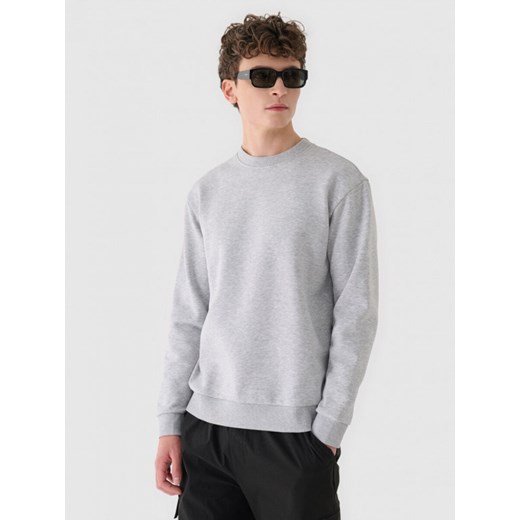 Męska bluza dresowa nierozpinana bez kaptura Outhorn OTHWAW24TSWSM1694 - szara ze sklepu Sportstylestory.com w kategorii Bluzy męskie - zdjęcie 176421993