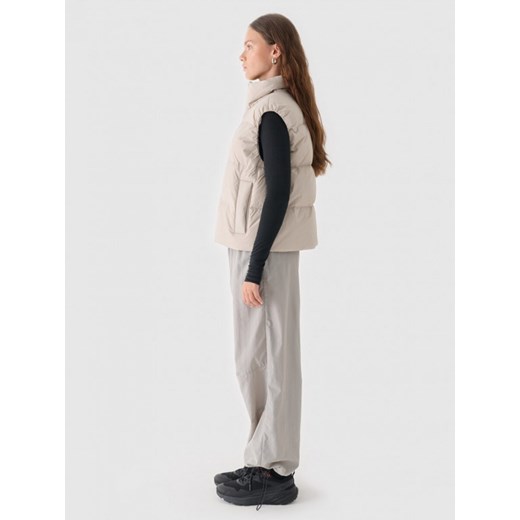 Damska kamizelka z puchem naturalnym Outhorn OTHWAW24TVESF162 - beżowa Outhorn L okazja Sportstylestory.com