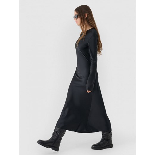 Sukienka z długim rękawem maxi  Outhorn OTHWAW24TDREF163 - czarna ze sklepu Sportstylestory.com w kategorii Sukienki - zdjęcie 176422453
