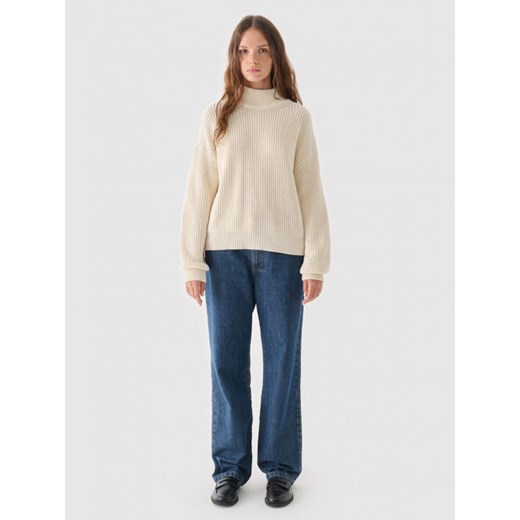 Damski sweter Outhorn OTHWAW24TSWEF089 - beżowy Outhorn L Sportstylestory.com