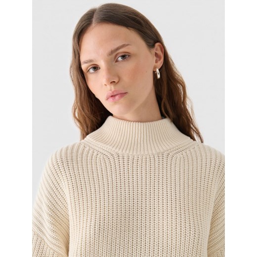 Damski sweter Outhorn OTHWAW24TSWEF089 - beżowy Outhorn XL Sportstylestory.com
