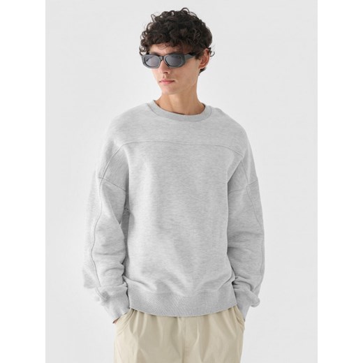 Męska bluza nierozpinana bez kaptura Outhorn OTHWAW24TSWSM1915 - szara ze sklepu Sportstylestory.com w kategorii Bluzy męskie - zdjęcie 176422810