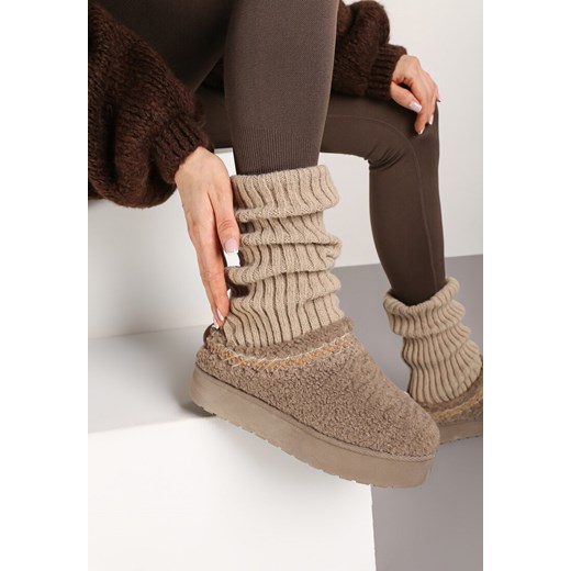 Ciemnobeżowe Wsuwane Kapcie na Platformie z Ozdobnym Haftem Olisia ze sklepu born2be.pl w kategorii Kapcie damskie - zdjęcie 176430400