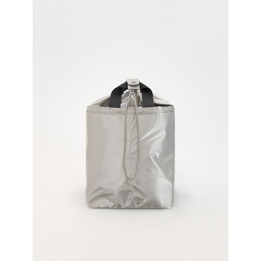 Reserved - Plecak z metalicznym połyskiem - szary ze sklepu Reserved w kategorii Torebki damskie - zdjęcie 176434523