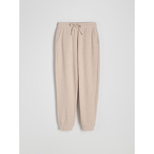 Reserved - Spodnie jogger z dzianiny - beżowy ze sklepu Reserved w kategorii Spodnie damskie - zdjęcie 176439901