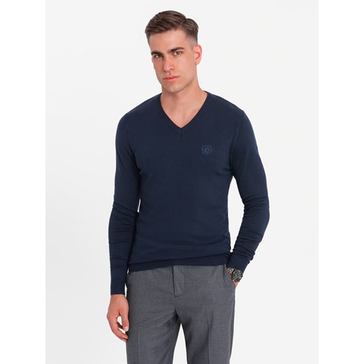 Męski elegancki sweter BASIC V-neck z wiskozą – granatowy V2 OM-SWBS-0107 ze sklepu ombre w kategorii Swetry męskie - zdjęcie 176443580