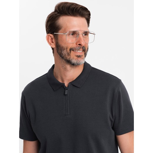 Męska koszulka z zapinanym na zamek kołnierzykiem polo – czarna V8 OM-POSS-0132 ze sklepu ombre w kategorii T-shirty męskie - zdjęcie 176443891