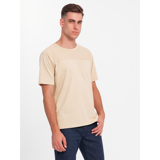 T-shirt męski LOOSE FIT z kieszonką – beżowy V1 OM-TSCT-0171 ze sklepu ombre w kategorii T-shirty męskie - zdjęcie 176444312