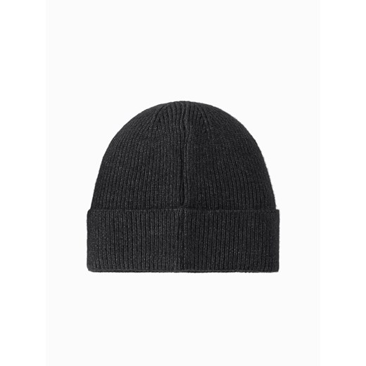 Dzianinowa męska czapka beanie z naszywką – czarny melanż V1 OM-ACWH-0123 uniwersalny promocja ombre