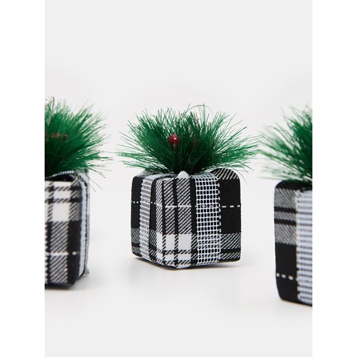 Sinsay - Dekoracja świąteczna w kształcie prezentów 6 pack - biały Sinsay One Size Sinsay