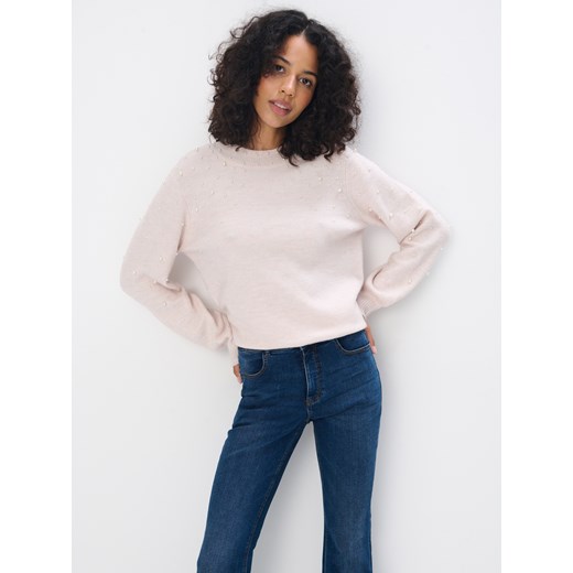 Mohito - Kremowy sweter z ozdobnymi elementami - pastelowy różowy ze sklepu Mohito w kategorii Swetry damskie - zdjęcie 176474170
