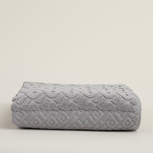Ręcznik Lattice 70x140 cm stone grey ze sklepu dekoria.pl w kategorii Ręczniki - zdjęcie 176536392