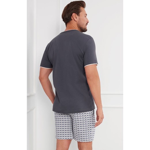 Piżama męska na krótki rękaw i krótkie spodnie Albert, Kolor grafitowy-wzór, Rozmiar M, Italian Fashion ze sklepu Intymna w kategorii Piżamy męskie - zdjęcie 176556572