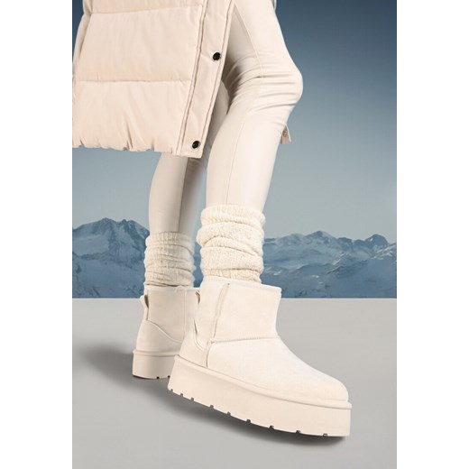 Beżowe Śniegowce na Platformie z Wsuwaną Cholewką Irialia ze sklepu born2be.pl w kategorii Śniegowce damskie - zdjęcie 176561564