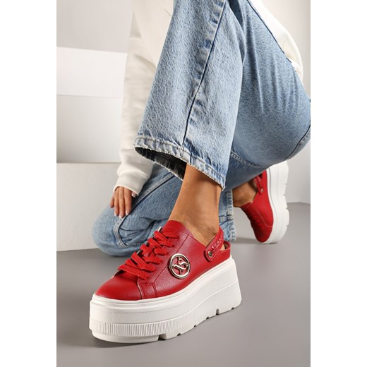 Czerwone Sneakersy Vices na Platformie z Tłoczeniem Paskiem na Pięcie i Metaliczną Aplikacją Selfedi ze sklepu renee.pl w kategorii Buty sportowe damskie - zdjęcie 176563453