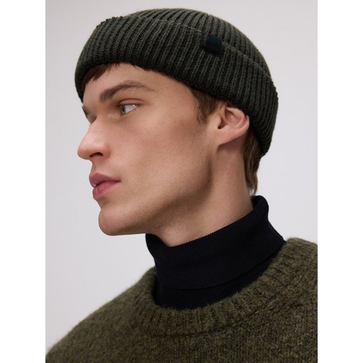 Reserved - Czapka beanie z dodatkiem wełny - ciemnozielony ze sklepu Reserved w kategorii Czapki zimowe męskie - zdjęcie 176566352