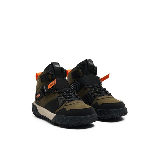 Cropp - Sznurowane sneakersy z zatrzaskiem - zielony Cropp 44 Cropp