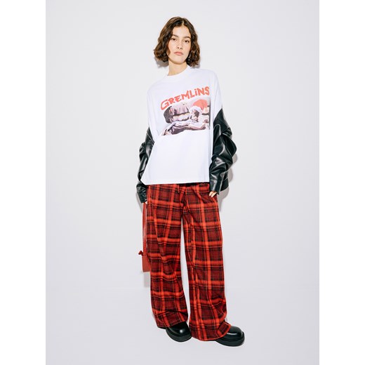 Cropp - Biały świąteczny T-shirt z Gremlinami UNISEX - biały Cropp L okazja Cropp