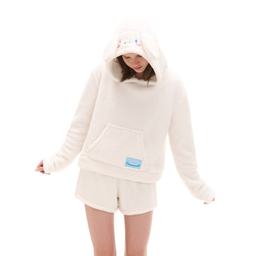 Cropp - Dwuczęściowa piżama Cinnamoroll - biały ze sklepu Cropp w kategorii Piżamy damskie - zdjęcie 176575893