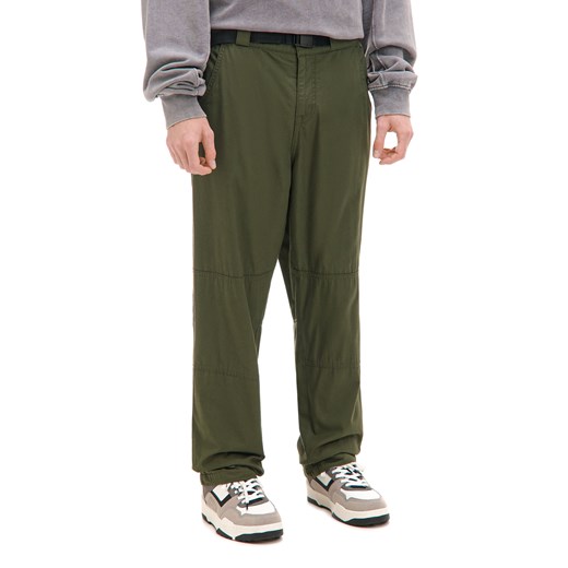 Cropp - Ciemnozielone spodnie jogger comfort - zielony ze sklepu Cropp w kategorii Spodnie męskie - zdjęcie 176577111