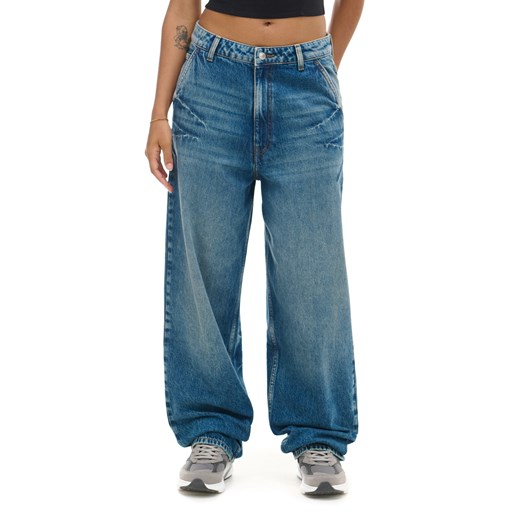 Cropp - Ciemnoniebieskie jeansy skater - niebieski ze sklepu Cropp w kategorii Jeansy damskie - zdjęcie 176577901