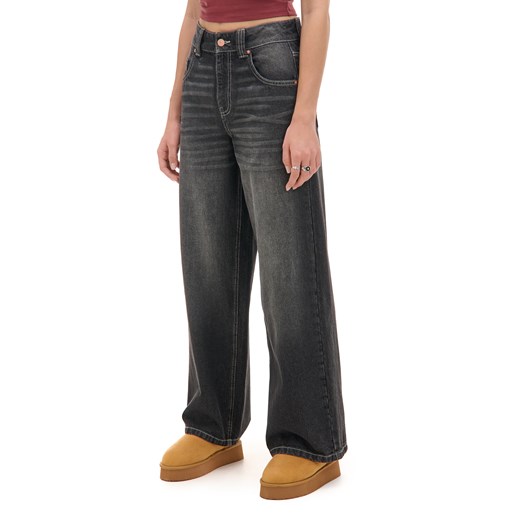 Cropp - Czarne jeansy baggy z efektem sprania - czarny ze sklepu Cropp w kategorii Jeansy damskie - zdjęcie 176578123