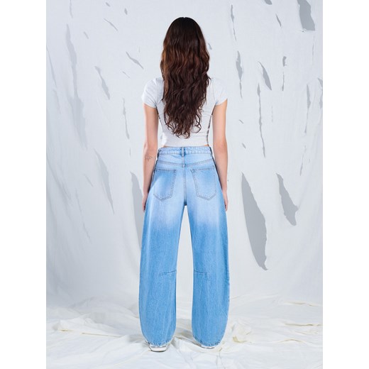 Cropp - Jasne jeansy balloon horseshoe - niebieski Cropp 34 Cropp