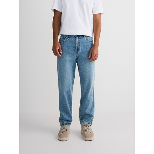 Reserved - Jeansy carrot fit - indigo jeans ze sklepu Reserved w kategorii Jeansy męskie - zdjęcie 176601982